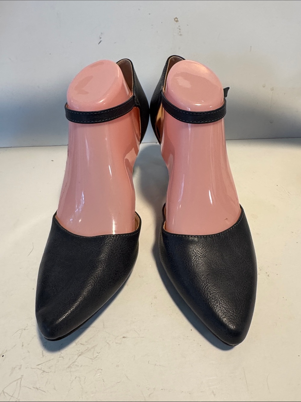 Pointed Mary Jane Heels in Black